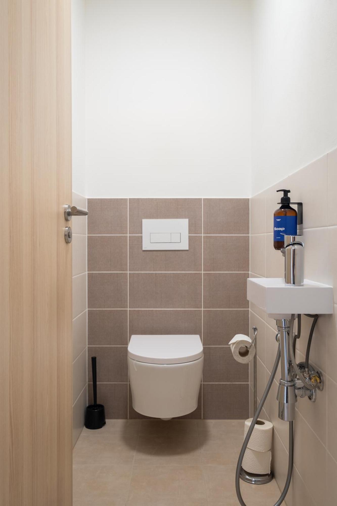 Three Bedroom Aparment With Terrace By Days Lejlighed