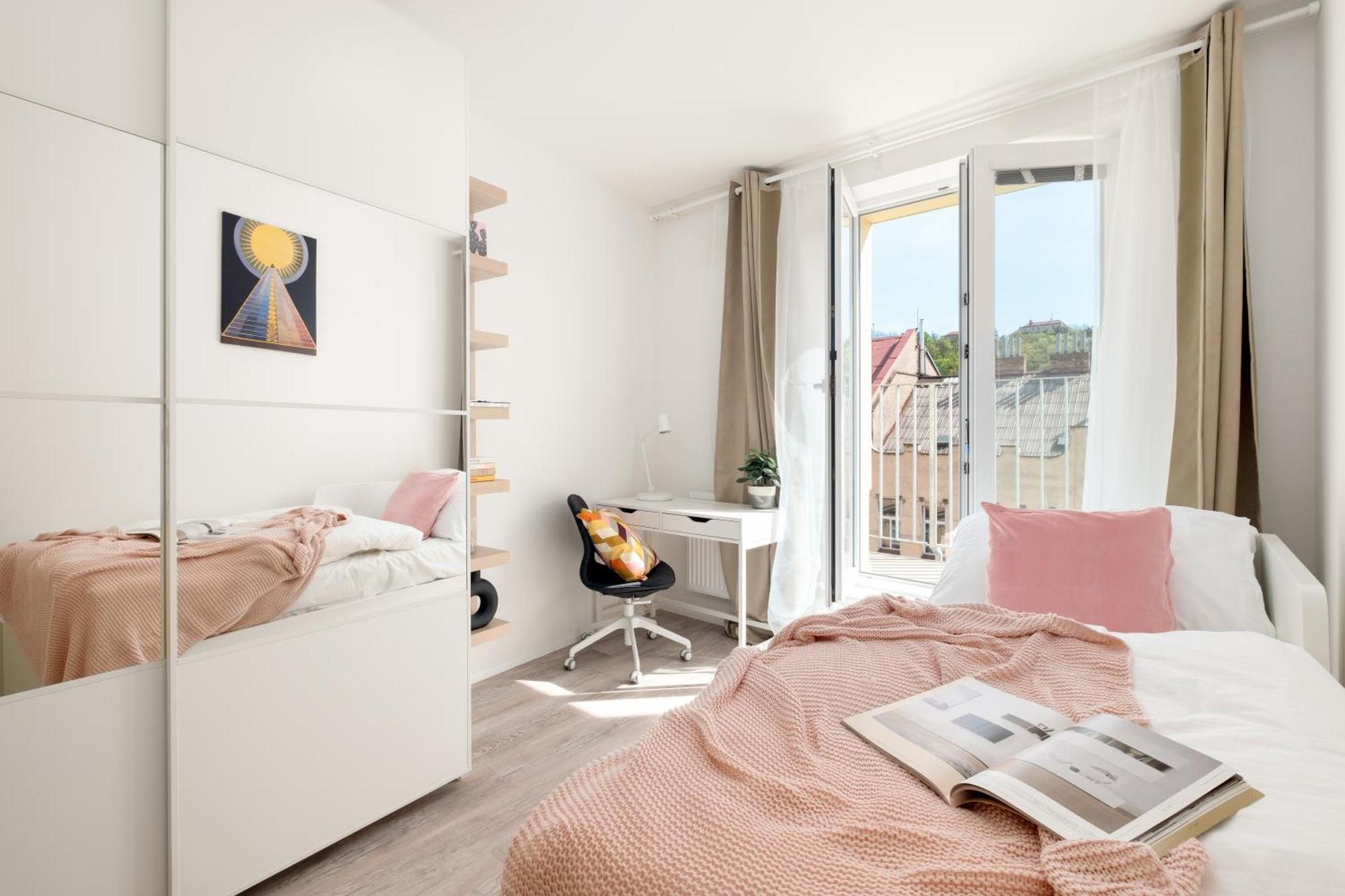Lejlighed Three Bedroom Aparment With Terrace By Days