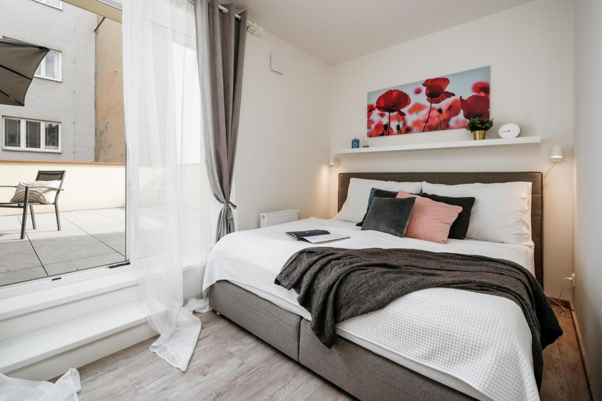 Lejlighed Three Bedroom Aparment With Terrace By Days