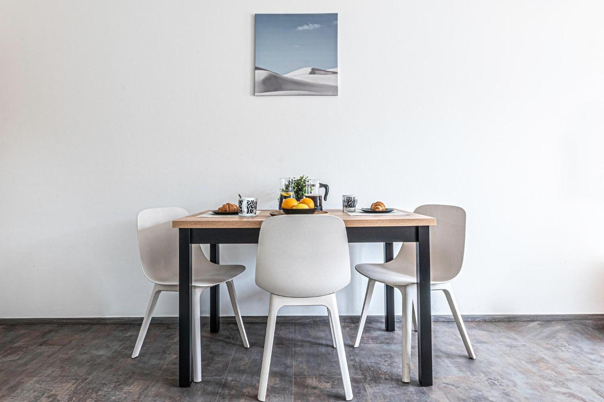 Three Bedroom Aparment With Terrace By Days Lejlighed Prag
